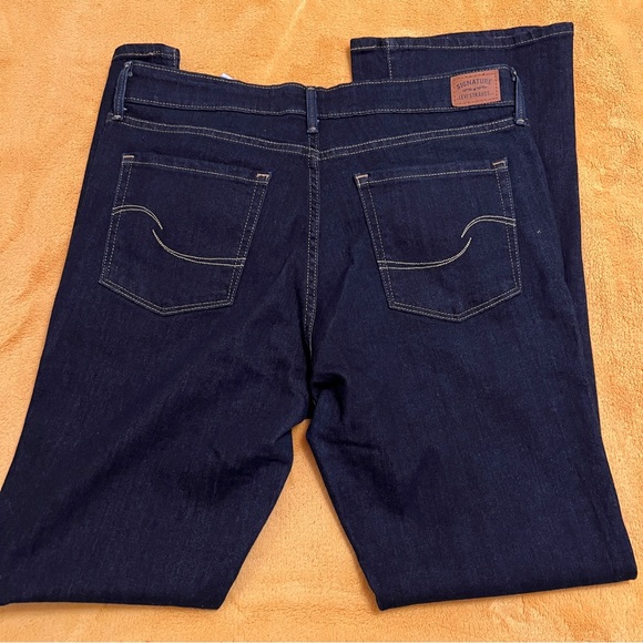 Levi’s mid rise boot cut - Picture 4 of 8